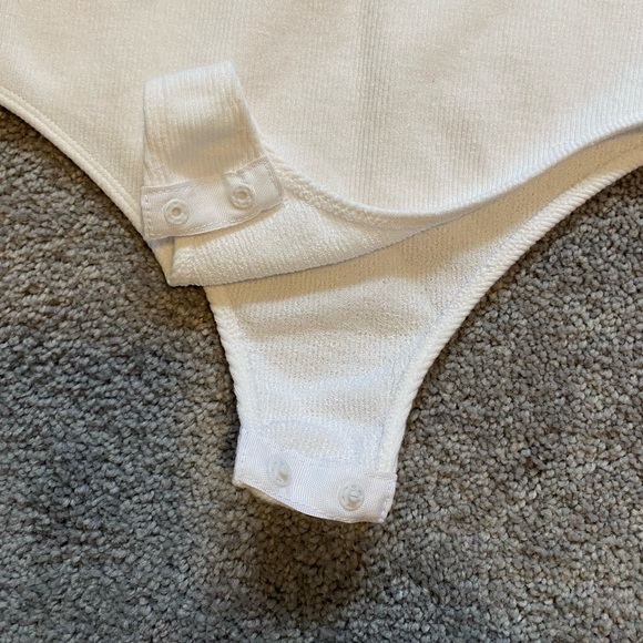 *SOLD* urban planet white ribbed bodysuit - Picture 4 of 4